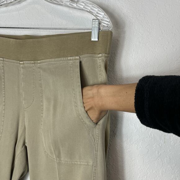 XCVI Cargo straight leg Pants, tan color, size L, pull on, elastic waistband - Picture 4 of 8